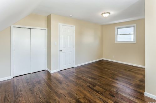 190 Violet Ave, Floral Park NY  11001-3026 exterior