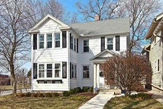 1700 Lake Bluff Blvd, Milwaukee WI  53211-1517 exterior