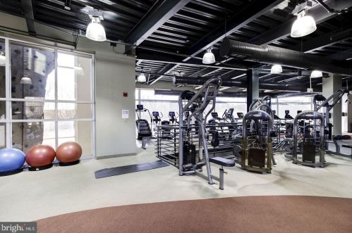 14800 Potomac Branch Dr, Woodbridge VA  22191-4056 exterior