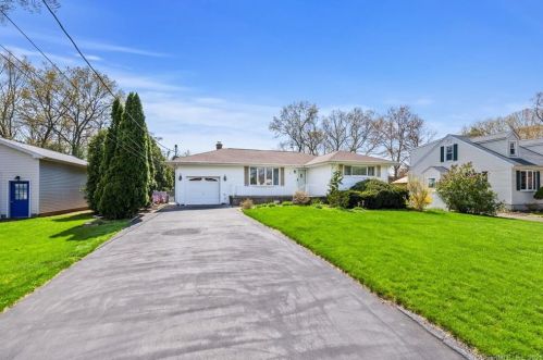 26 Postman Hwy, North Haven, CT 06473-1906