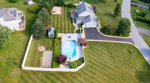 118 Gabriels Path, Poughquag NY  12570-5147 exterior