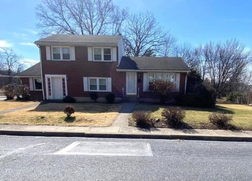 31 West St, Wind Gap, PA 18091-1421