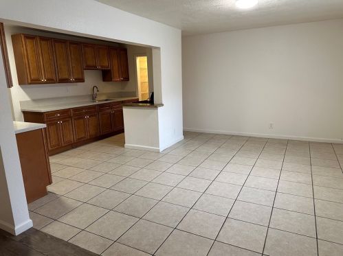 1712 Cherry Ave, Long Beach CA  90806-5821 exterior