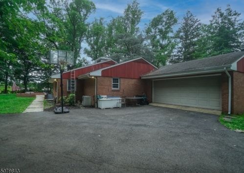 2031 Raritan Rd, Scotch Plains NJ  07076-4711 exterior