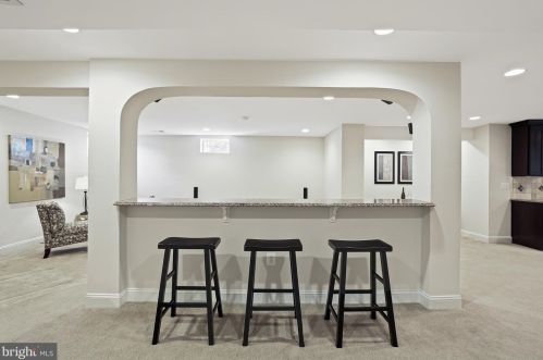 3211 Winter Sun Ter, Herndon VA  20171-1939 exterior