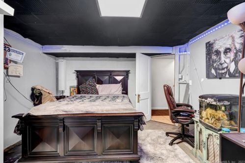 2129 Boulevard, Hartford CT  06107-2612 exterior