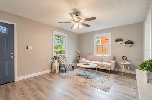 5408 5th Ave, Saint Petersburg, FL 33707-6142