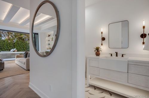 710 Cabrillo Ave, San Diego CA  92118-2030 exterior