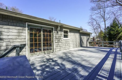 113 Valley Ave, Monmouth Hills, NJ 07732-1831