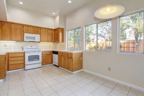 8635 Windsor Point Way, Elk Grove CA  95624-3431 exterior