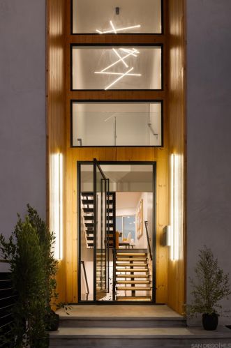 2425 Wilbur Ave, San Diego, CA 92109-2361