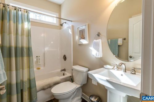 10 Mulligan Dr, Bybee VA  22963-2560 exterior