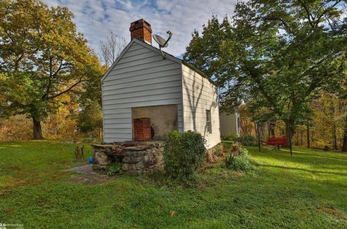 3200 Delaware Dr, Easton PA  18042-9760 exterior