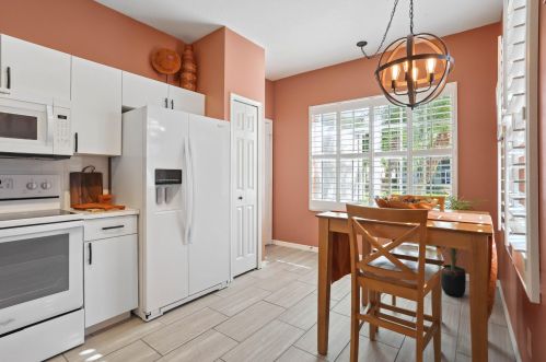 899 Sarria Ct, Fort Pierce FL  34986-1700 exterior