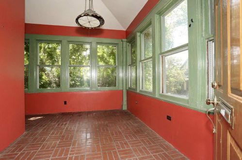 328 78th St, North Bergen, NJ 07047-5624