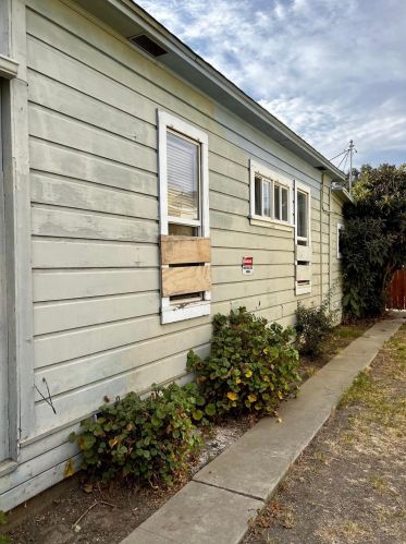 325 K St, Los Banos CA 93635-4136 exterior