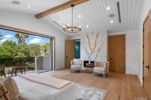 4765 Lemona Ave, Van Nuys CA 91405-4530 exterior