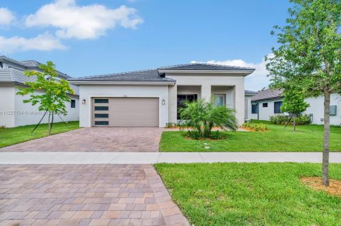 17741 41st St, Hollywood, FL 33029-5035