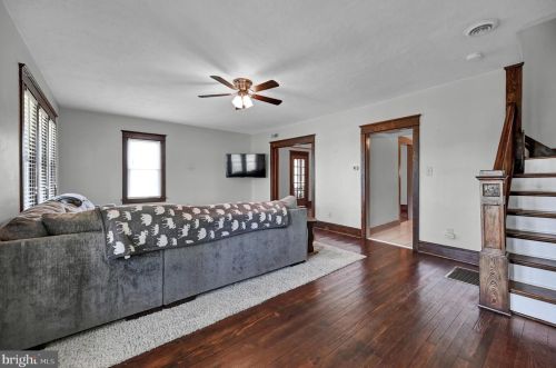 1504 Carlisle Pike, Hanover PA 17331-8820 exterior