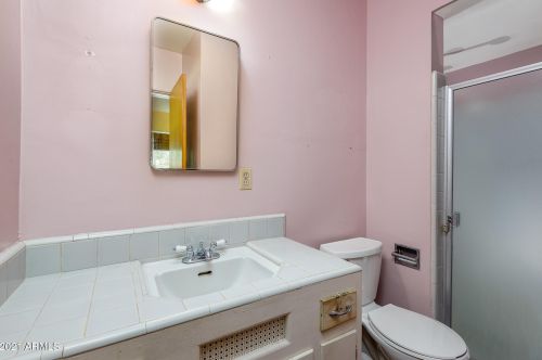 1111 Bethany Home Rd, Phoenix AZ  85014-2229 exterior