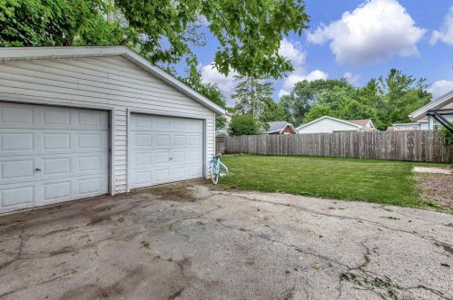 306 Elm St, Menasha, WI 54952-3406
