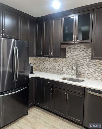 139 The Promenade, Edgewater, NJ 07020-2118