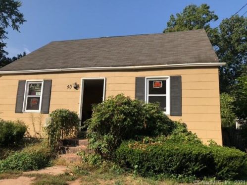 50 Alton St, Manchester, CT 06042-3549
