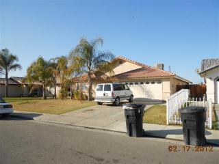 644 Hitchcock Ave, Bakersfield, CA 93263-3428