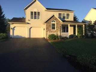 31 Citation Dr, Newtonville, NY 12110-1951