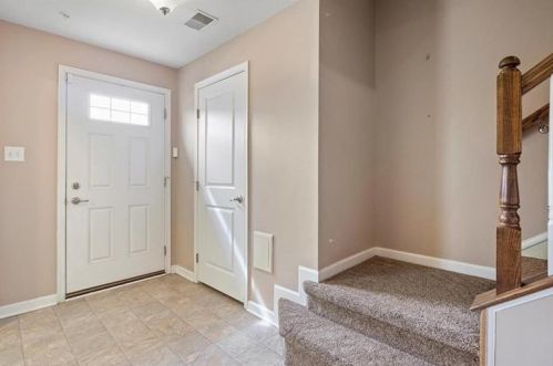 1922 Georgetown Dr, Sewickley PA  15143-6504 exterior