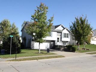 6921 176th Ave, Omaha, NE 68136-2037