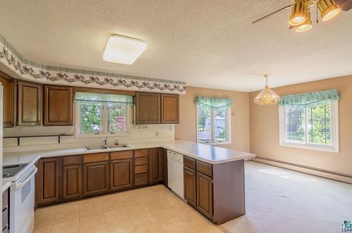 3402 Outer Dr, Hibbing, MN 55746-2659