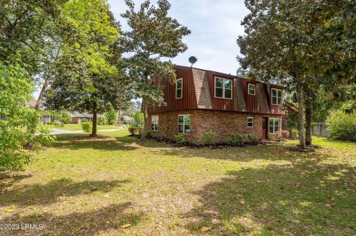 989 Dowlingwood Dr, Beaufort SC  29902-6323 exterior