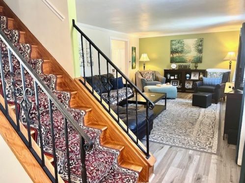 114 Oakhurst Rd, Pittsburgh PA  15215-1452 exterior