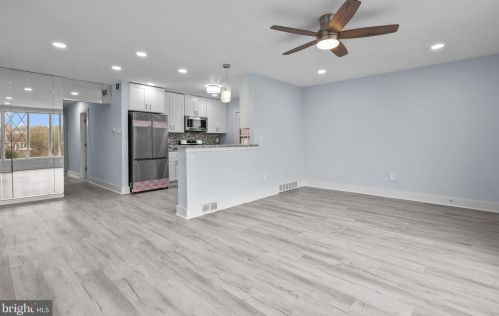 8522 Castor Ave, Philadelphia PA  19152-1208 exterior