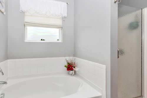 104 Glen Crossing Dr, Pataskala OH  43062-7090 exterior