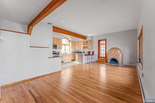 17 Hickory Dr, Oakland NJ  07436-2519 exterior