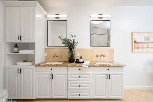 513 Dianthus St, Manhattan Beach CA  90266-6720 exterior
