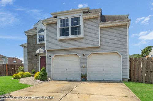 34 Kentucky Way, East Freehold, NJ 07728-4637