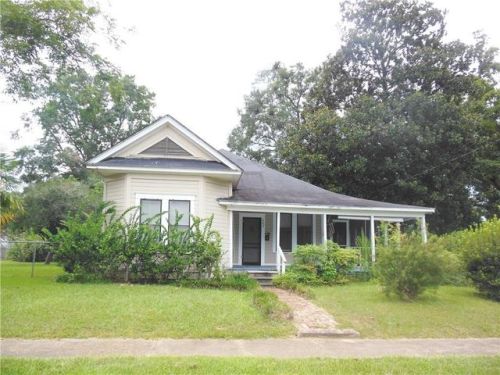 403 Maple St, Oakdale, LA 71463-3131