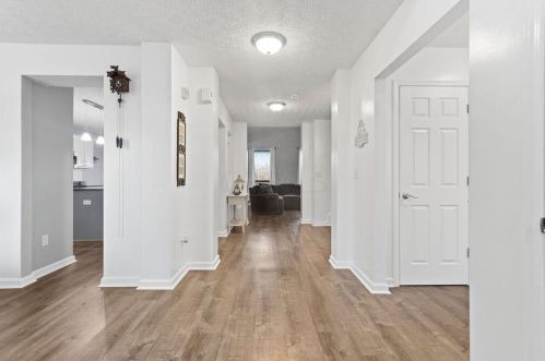 2831 Crosshurst Ct, Darbydale OH  43123-8087 exterior