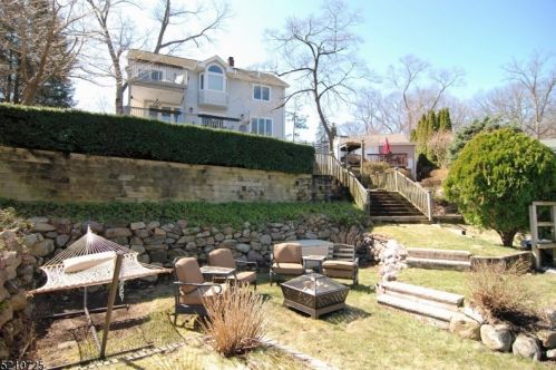 170 Rainbow Trl, Parsippany NJ  07834-3214 exterior