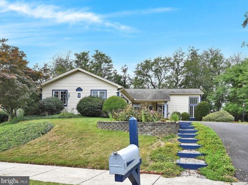 7 Dewberry Ct, Navy Sup Dpt, PA 17055-5600