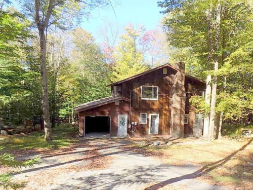 1090 Spring Ln, Gouldsboro, PA 18424-8173