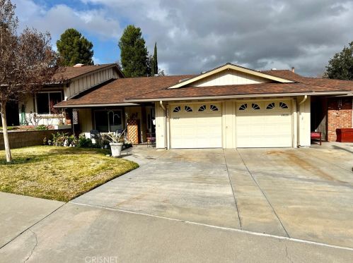 19337 Oak Crossing Rd, Santa Clarita, CA 91321-1458