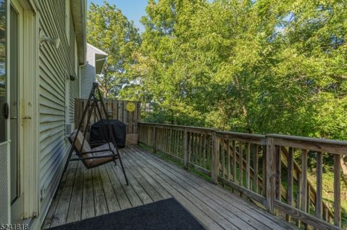 72 Cambridge, Oxford NJ  07863-3411 exterior