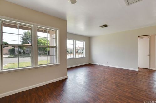 25870 Lomas Verdes St, Redlands CA  92373-8404 exterior