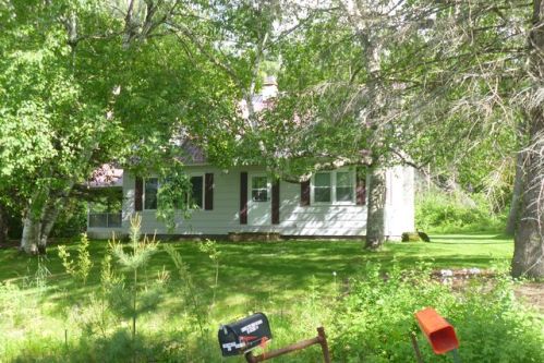 9 Kennedy Dr, Ticonderoga, NY 12883-3204