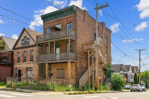 2300 Woodstock Ave, Pittsburgh, PA 15218-2637