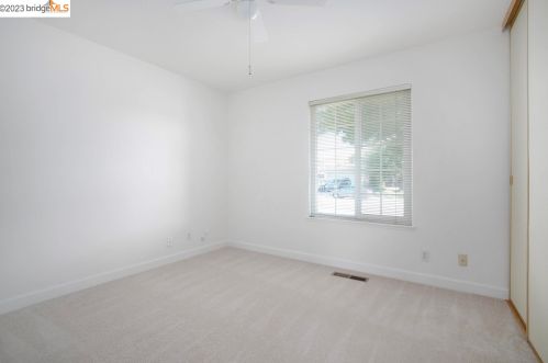 1409 Ventura Dr, West Pittsburg CA  94565-6426 exterior